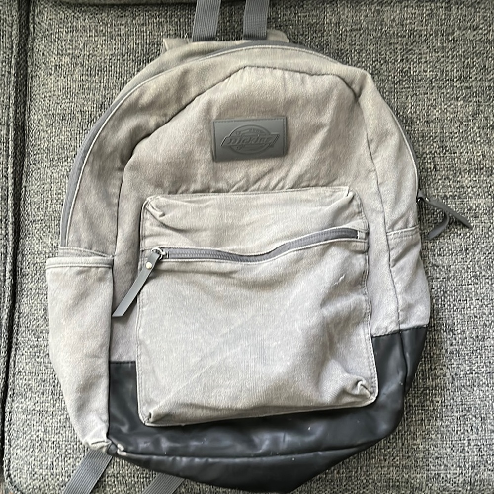 Gray Dickie’s backpack
